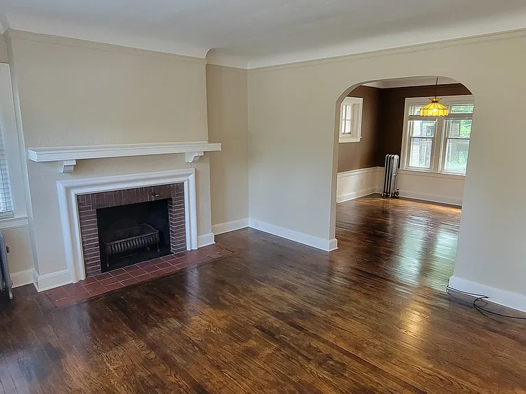 3319 Gladstone St — Photo 4