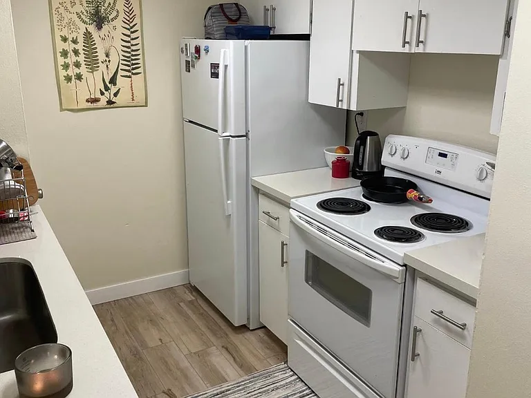 kitchen- dishwasher included