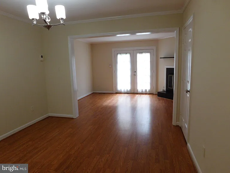 1170 N Vermont St — Photo 5