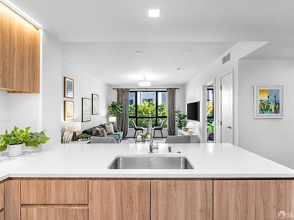 5th image of 1300 22nd St #313