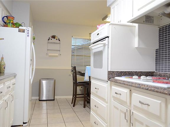 5th image of 1822 Whitecliff Dr