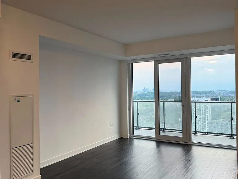 95 Oneida Cres #2303 — Photo 1