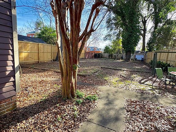 4th image of 110 7th St