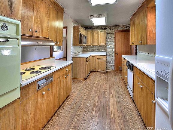 3rd image of 11706 Mountbrook Ln SW
