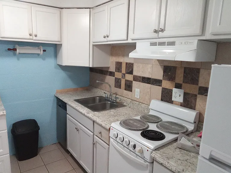 710 Delmar St #1 — Photo 8