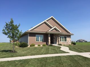 1980 Spaulding Ln, Grinnell, IA 50112