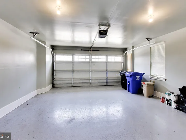 8012 Spring Arbor Dr — Photo 35