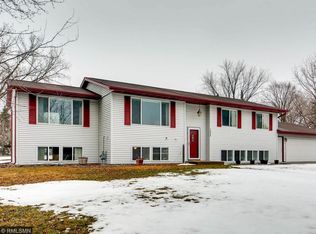 12820 26th Ave N, Plymouth, MN 55441