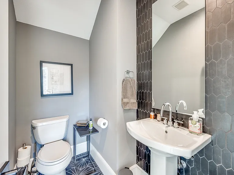 6441 Park Ln — Photo 24