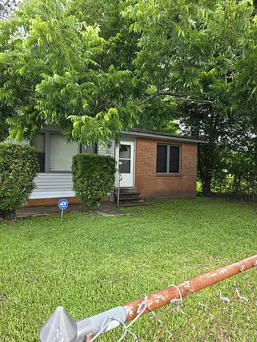 151 Hollywood Dr Photo 1