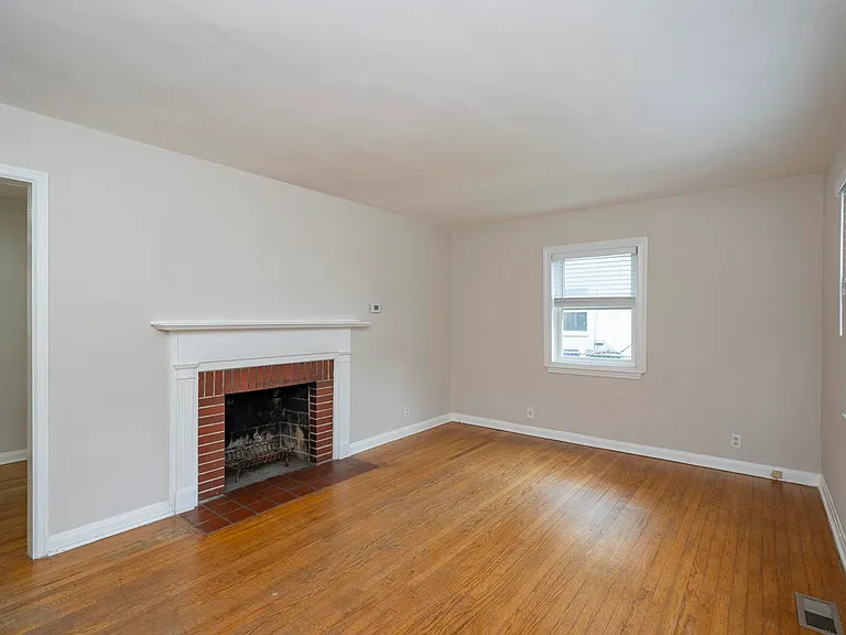 410 Newsom St — Photo 2