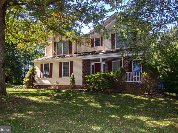 4 Oakmont Cir, New Freedom, PA 17349