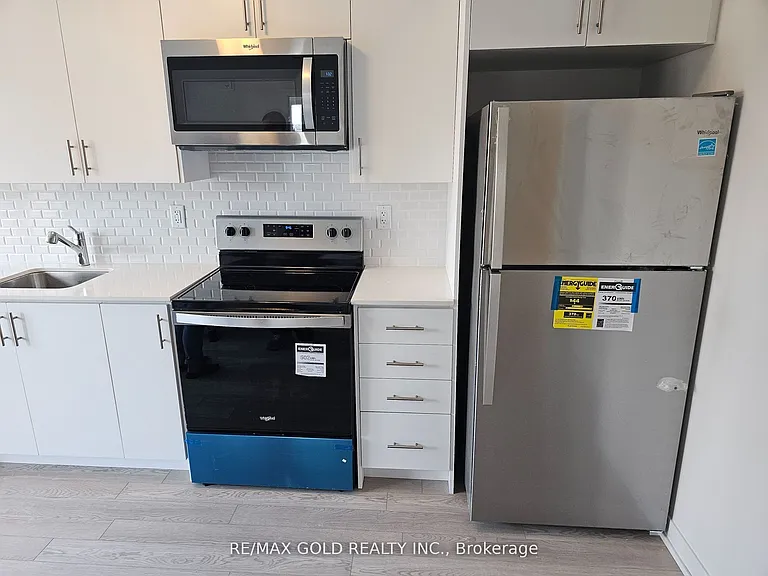 3401 Ridgeway Dr #411 — Photo 3