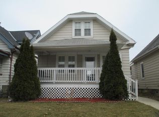 2040 S 68th St, West Allis, WI 53219