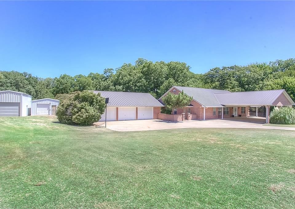 1st image of 359 Twin Creek Dr