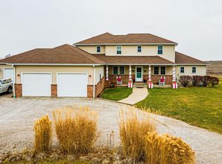 505 W C St, Delavan, IL 61734