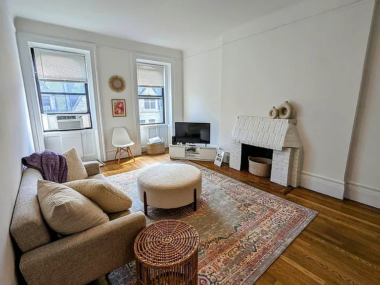 49 W 75th St #10 — Photo 3