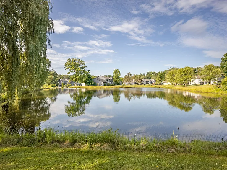 31 Pond Dr W — Photo 19