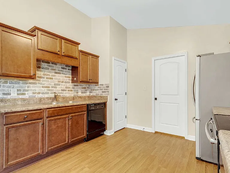 102 Bridgeport Dr — Photo 13
