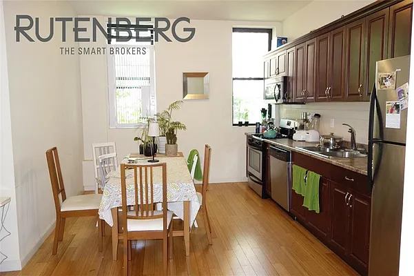 Rented by R New York | media 17