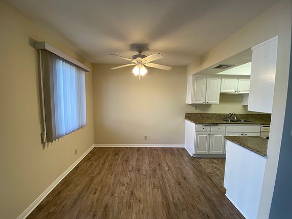 3rd image of 2901 W Victory Blvd #K