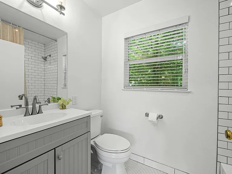 2401 Winsted Ln #2 — Photo 11