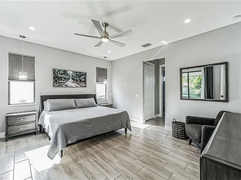 4618 Catalina Ln — Photo 12