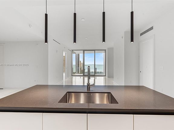 3rd image of 300 Biscayne Boulevard Way #1705