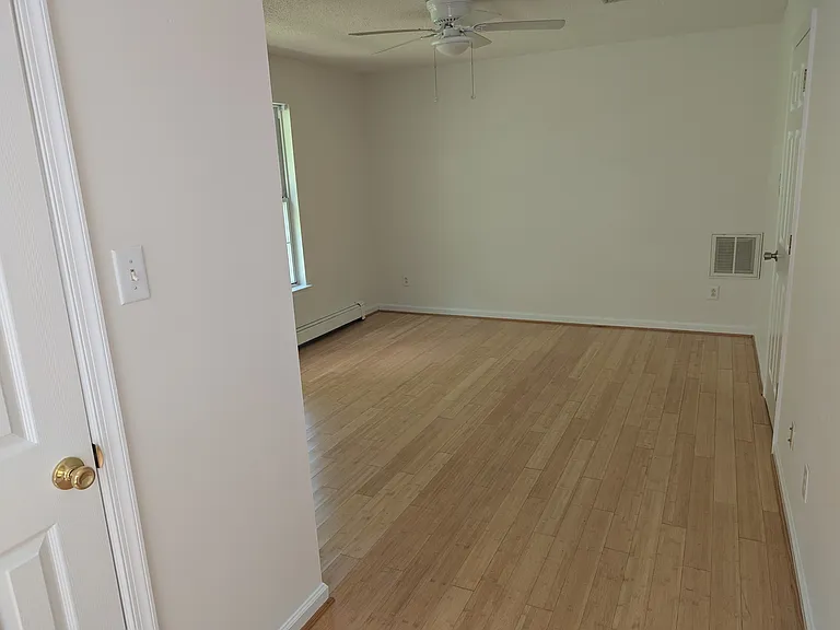 7430 Bayside Rd — Photo 20