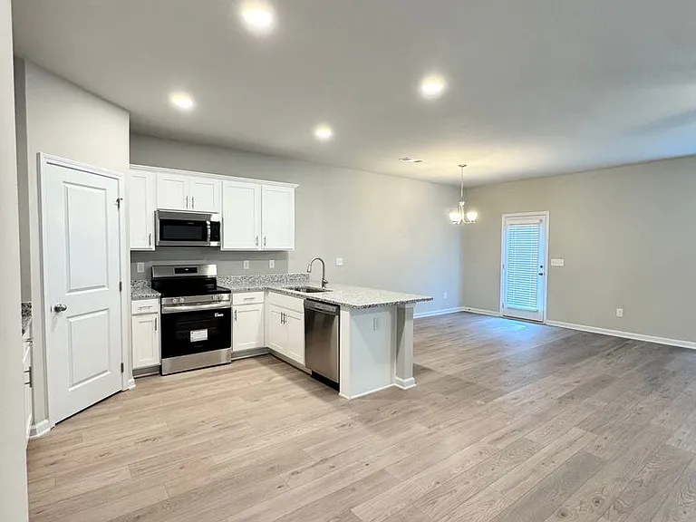 1209 McCoy St — Photo 4