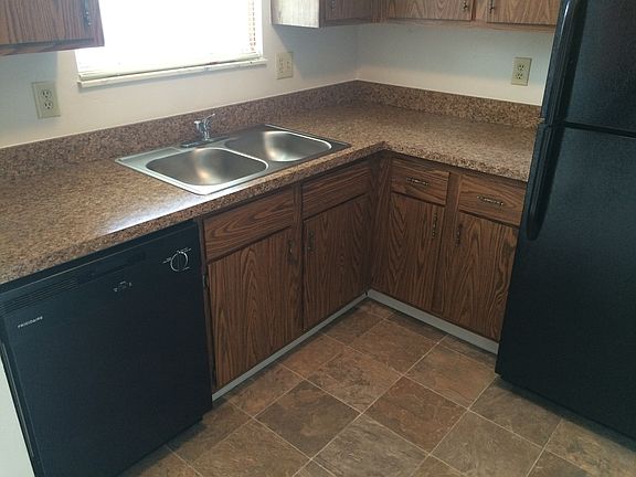 2nd image of 635 Arborway Ct