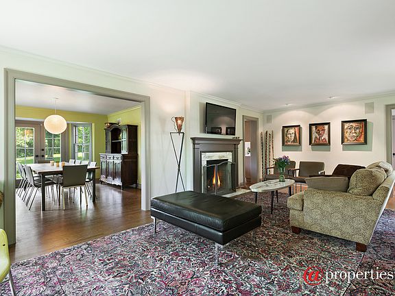 Living Room / Dining Room