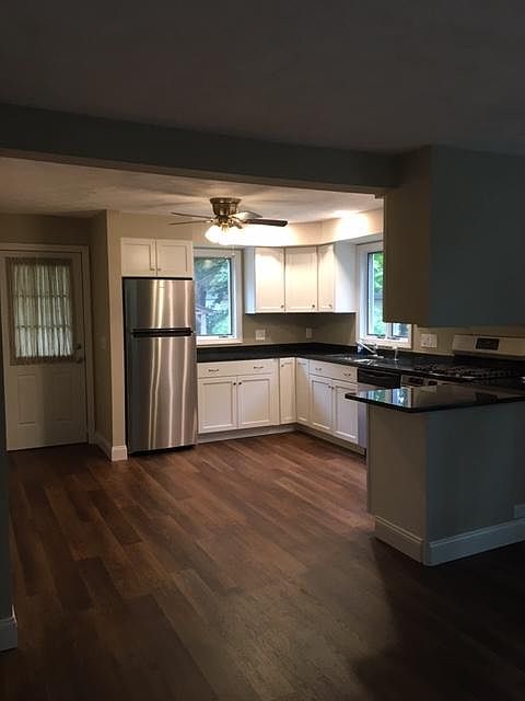1st image of 1159 Smithfield Ave #4