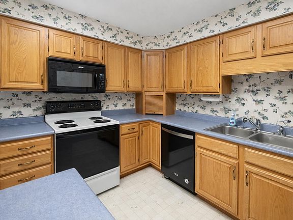 2nd image of 2315 Pasadena Dr Unit 70