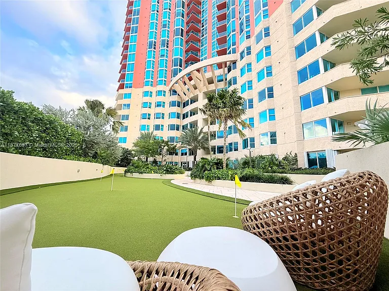 300 S Pointe Dr #2806 — Photo 50