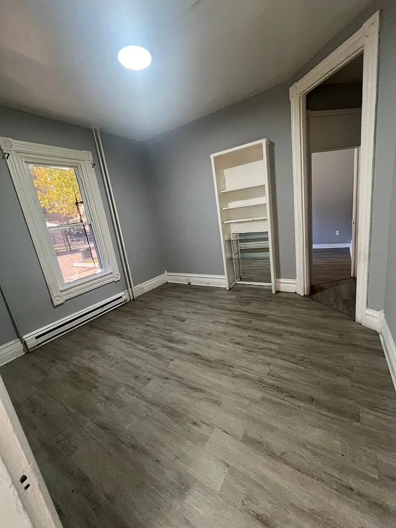 524 West Chew Street — Photo 2