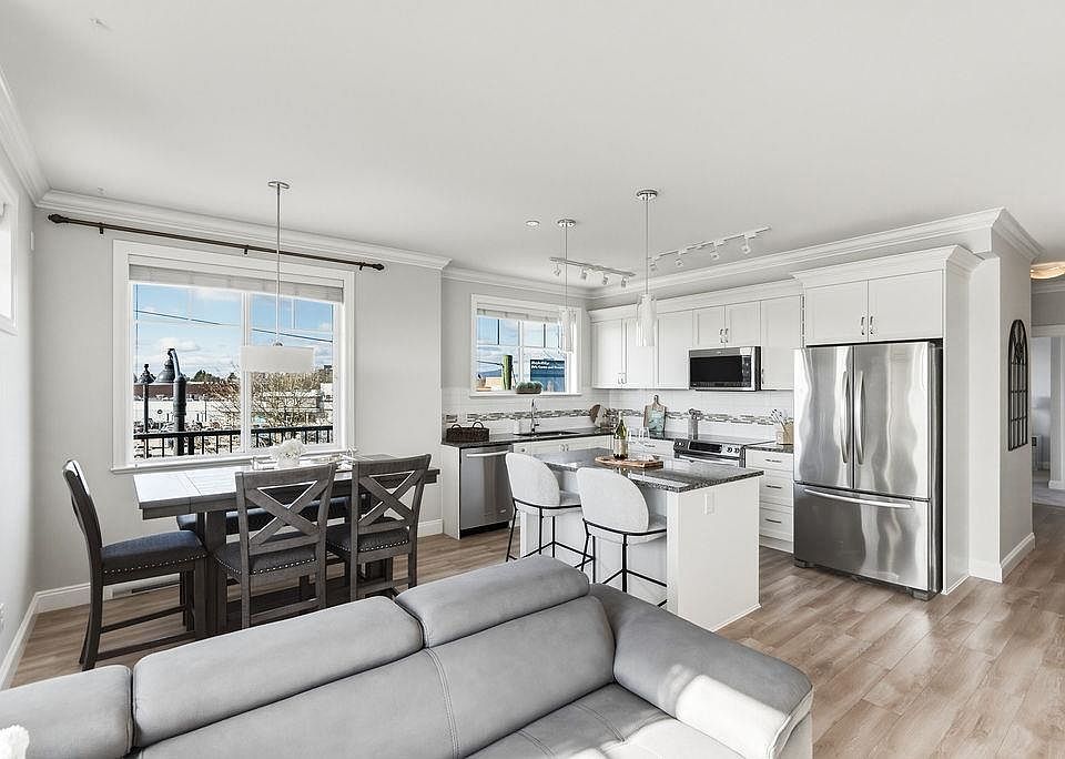 1st image of 11862 226th St #305