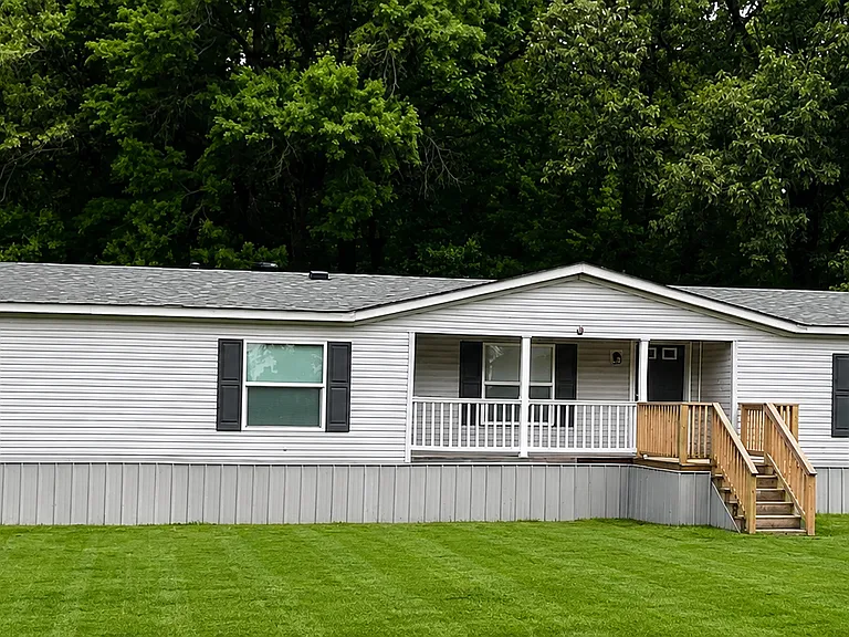 576 Carter Rd — Photo 2