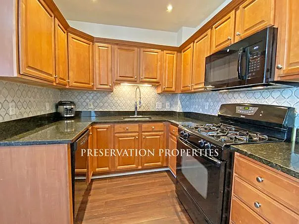132 Myrtle St #2 — Photo 3
