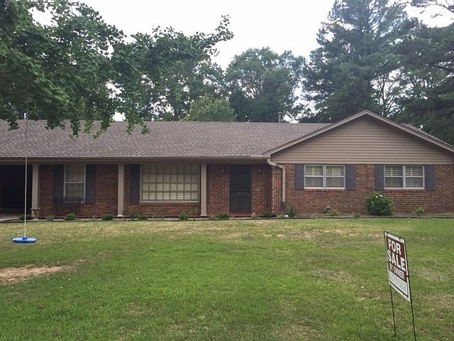 1st image of 384 Riverdale Dr