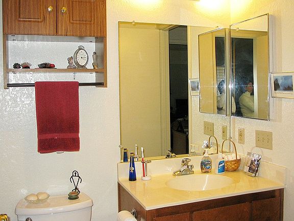 4th image of 866 La Barbera Dr