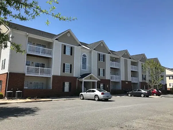 Parkside Grande — Photo 2