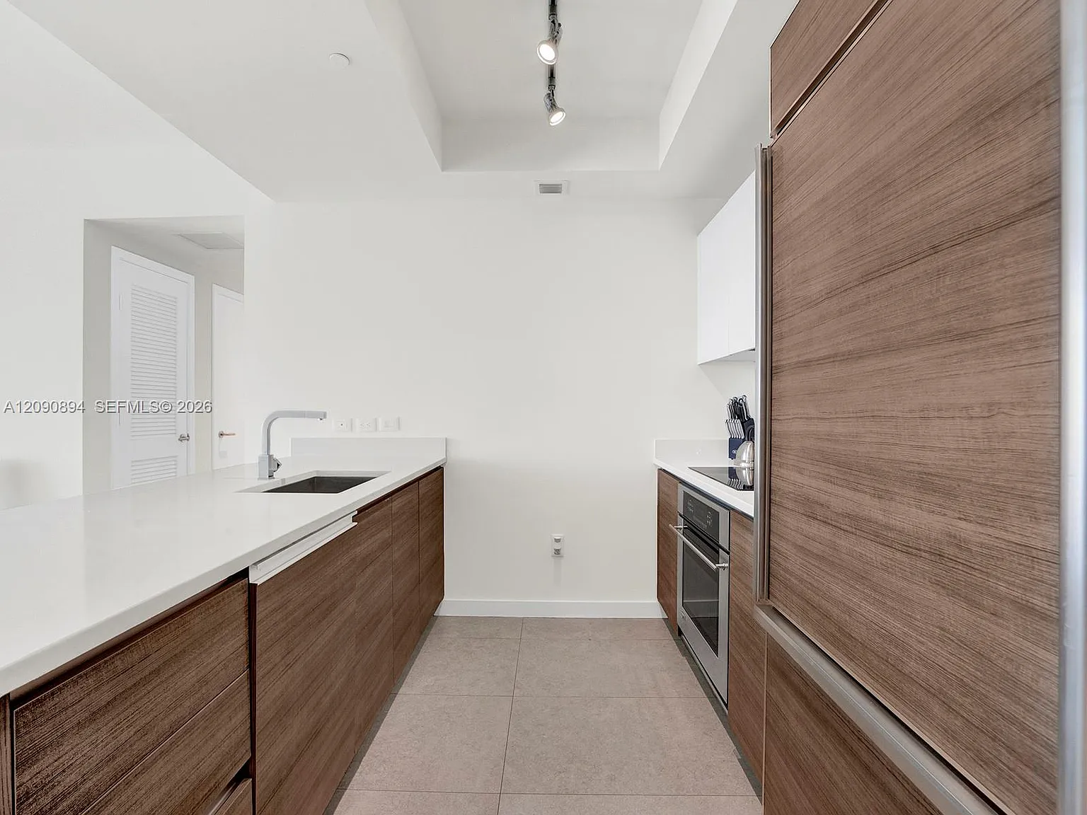 1100 Millecento Residence — Photo 2
