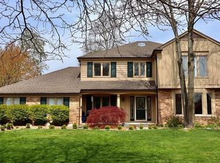 1574 Greenwich Dr, Troy, MI