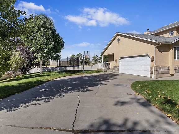 5th image of 3666 S Pearblossom Cir