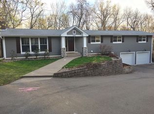 690 Glencoe Rd, Excelsior, MN 55331