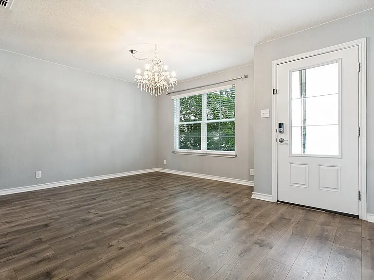 9908 Bratten Rise — Photo 3