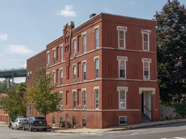 44 Beacon St APT 4, Chelsea, MA 02150