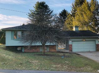 680 Mellwood Dr, New Lexington, OH 43764