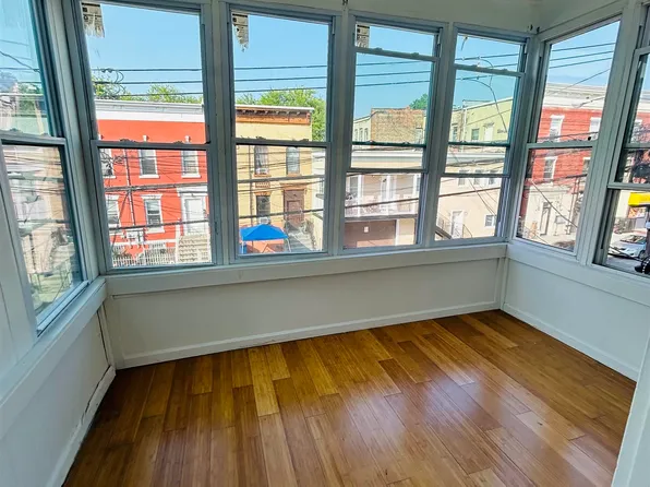 91 Wilkinson Avenue image 3 of 18